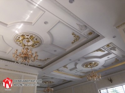 Mẫu trần vuông cổ điển 01